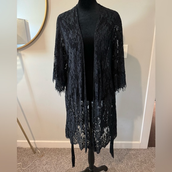 Stylestalker Lace Robe - Picture 5 of 9